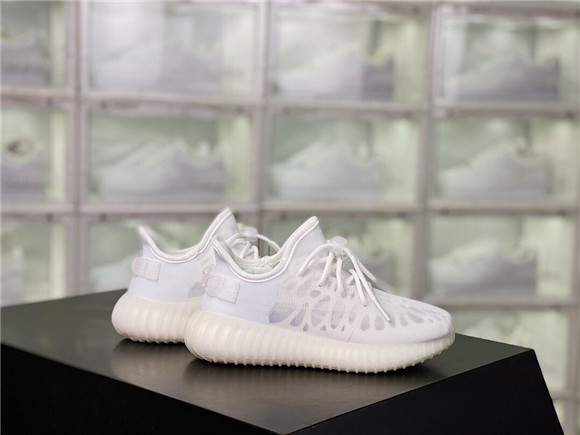 Kid Yeezy Boosyt 350v2 Mono White