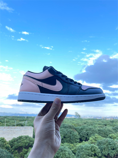Nike Air Jordan 1 Low
