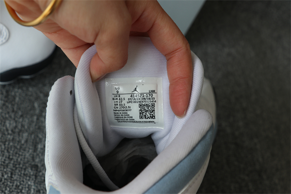 Nike Air Jordan 13 UNC