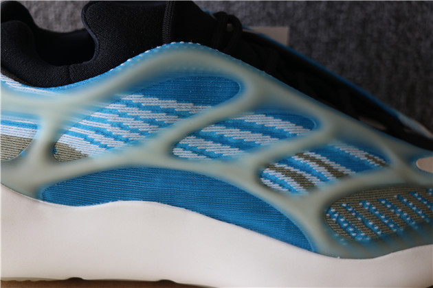 Adidas Yeezy Boost 700 v3 Arzareth G54850