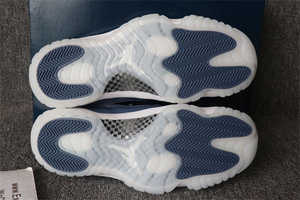 Nike Air Jordan 11 Low Midnight Navy