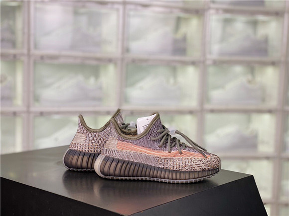 Kid Yeezy Boosyt 350v2 001