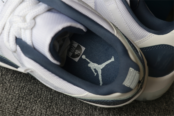 Nike Air Jordan 11 Low Midnight Navy
