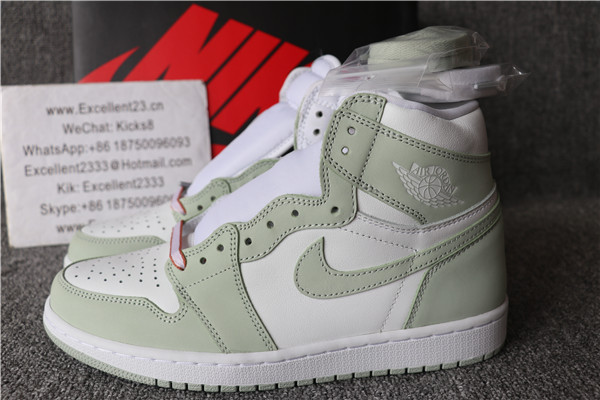 Nike Air Jordan 1 High OG Light Smoke Grey