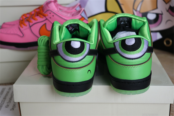 The Powerpuff Girls x Nike SB Dunk Green