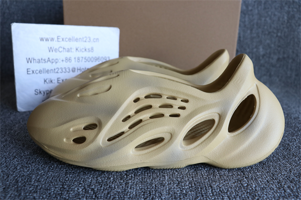 Yeezy Foam Runner Derdert Sand GV6843