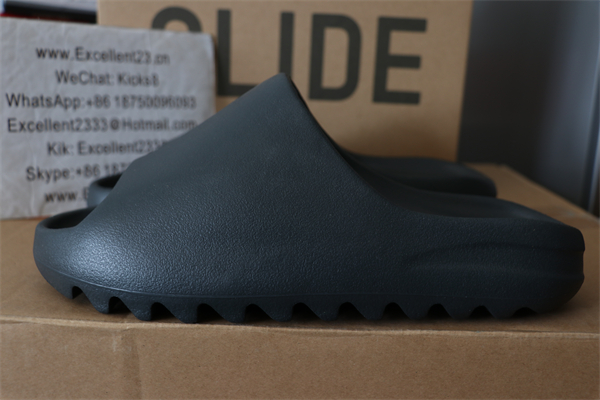 Yeezy Slide ID4132