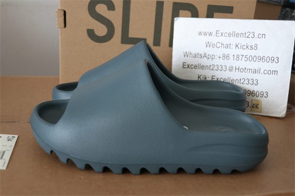 Yeezy Slide ID2349