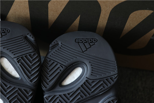 Adidas Yeezy 700 MNVN Black FV4440