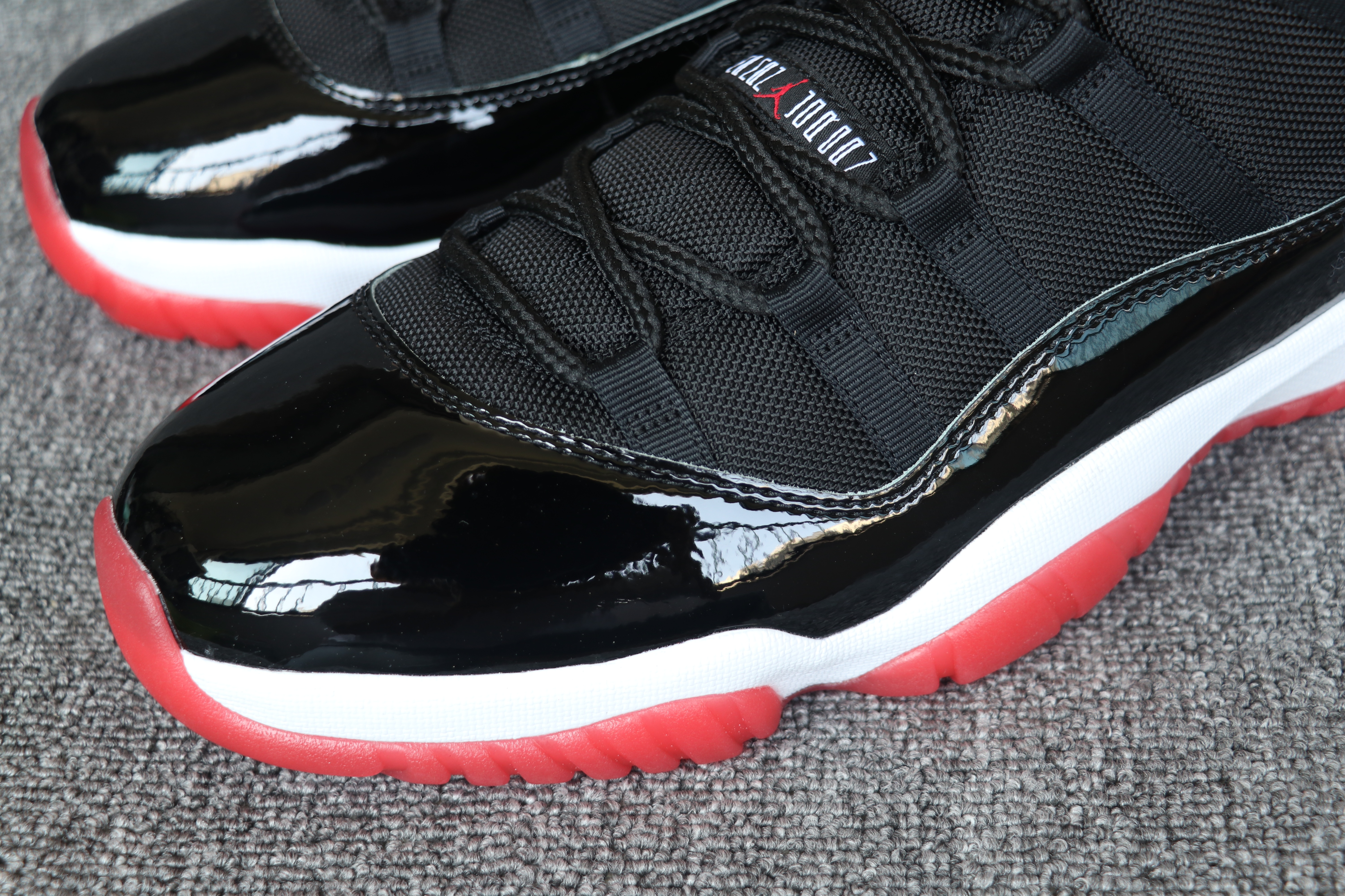 Nike Air Jordan 11 Low Bred 2025