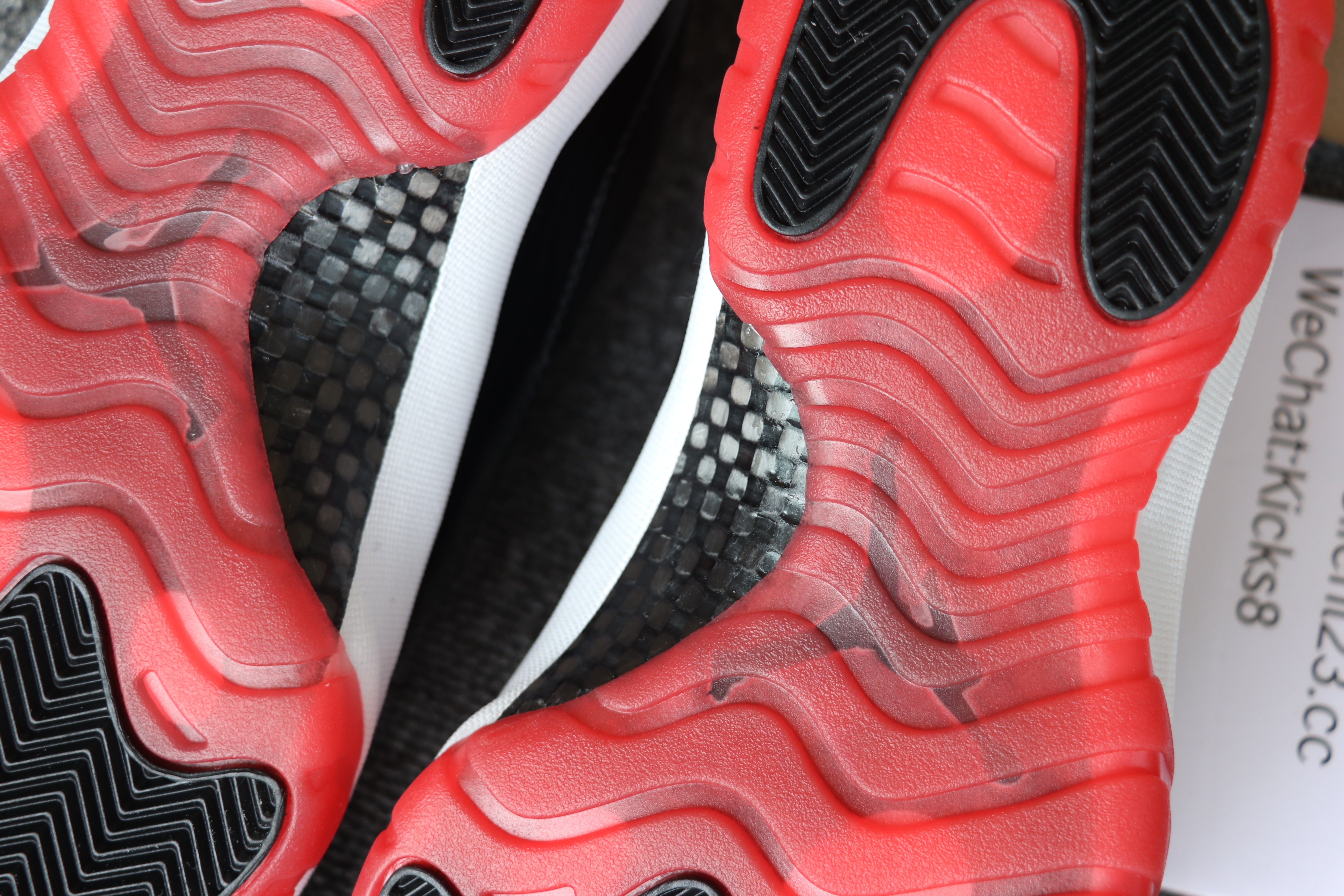 Nike Air Jordan 11 Low Bred 2025