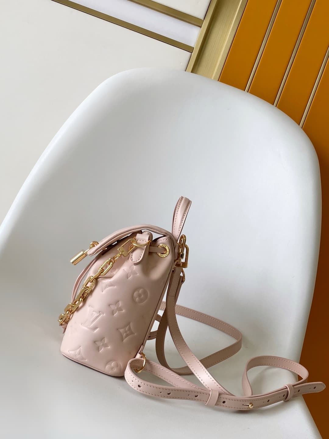 LV Backpack M13389 (DM For Price）