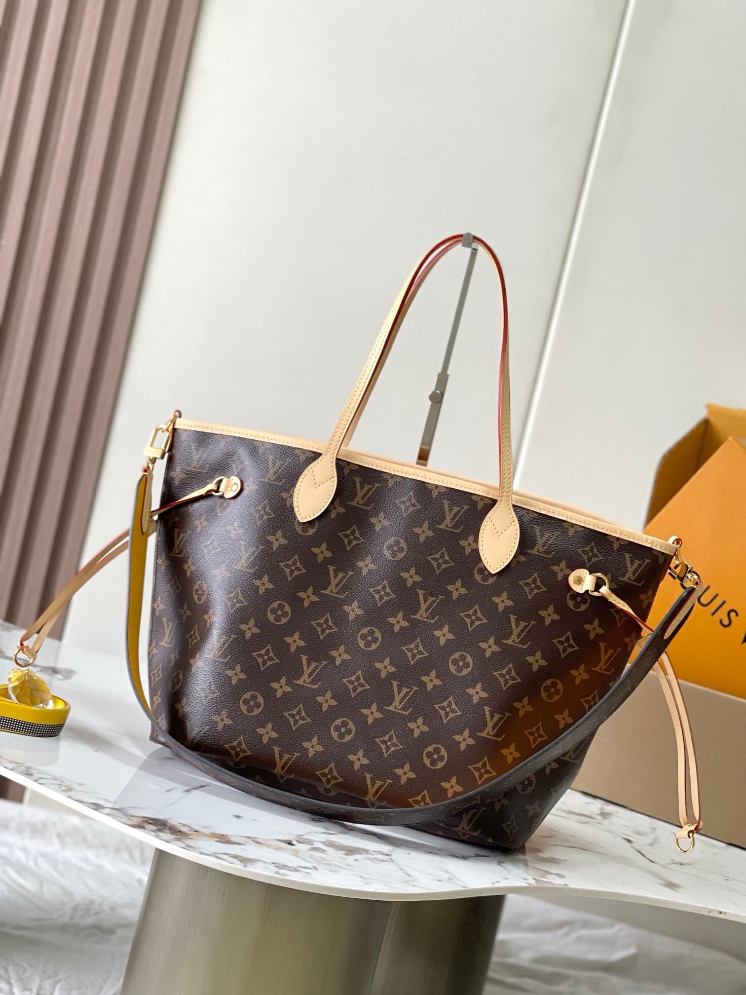 LV Bag Neverfull M11947