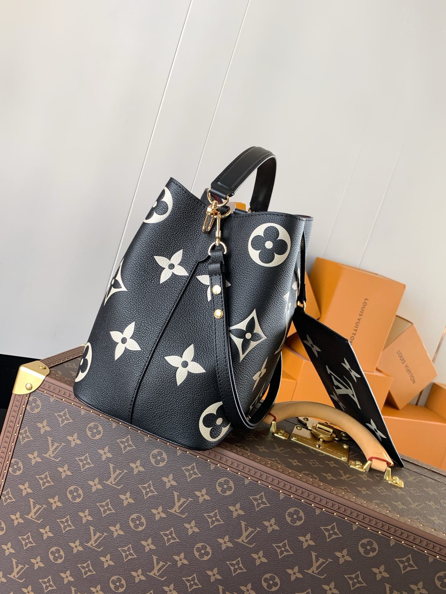 LV Bag Neonoe  M45497