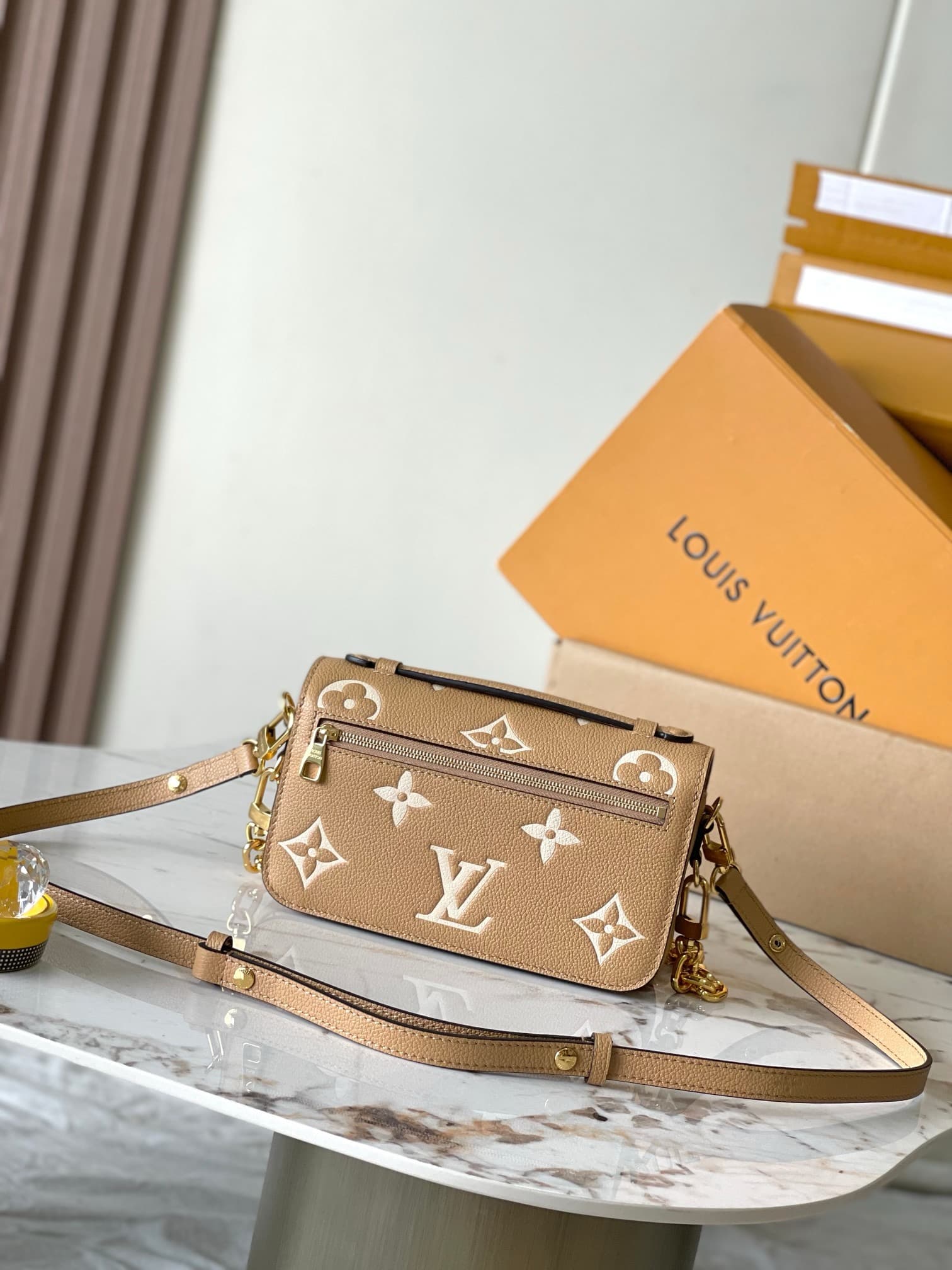 LV HandBag Pochette  M12735