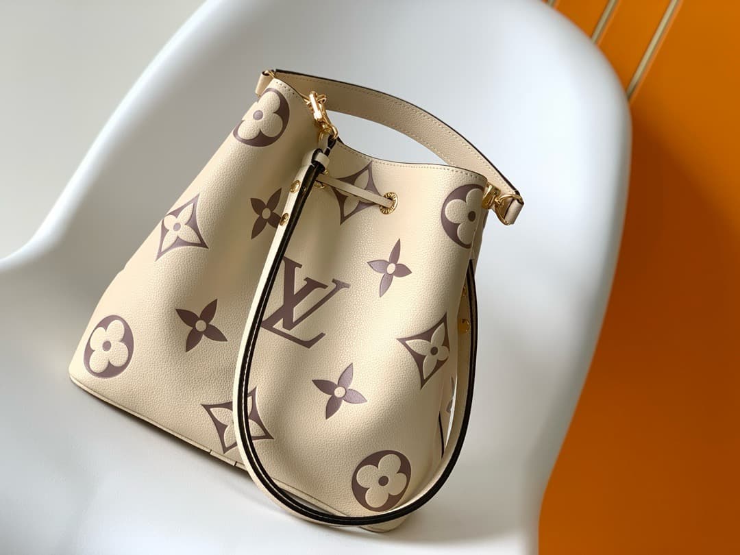 LV Bag Neonoe  M45555