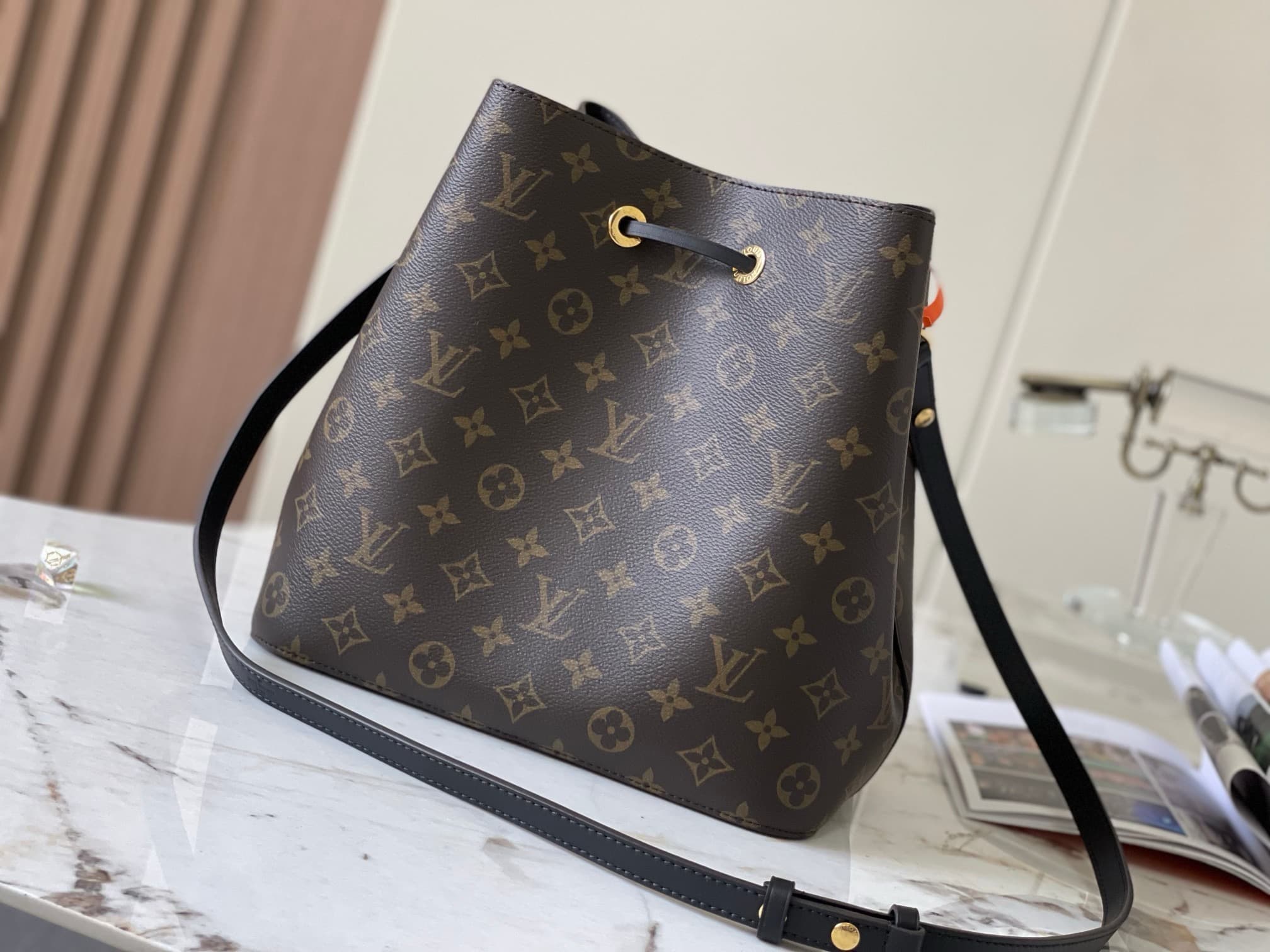 LV Bag Neonoe  M44020