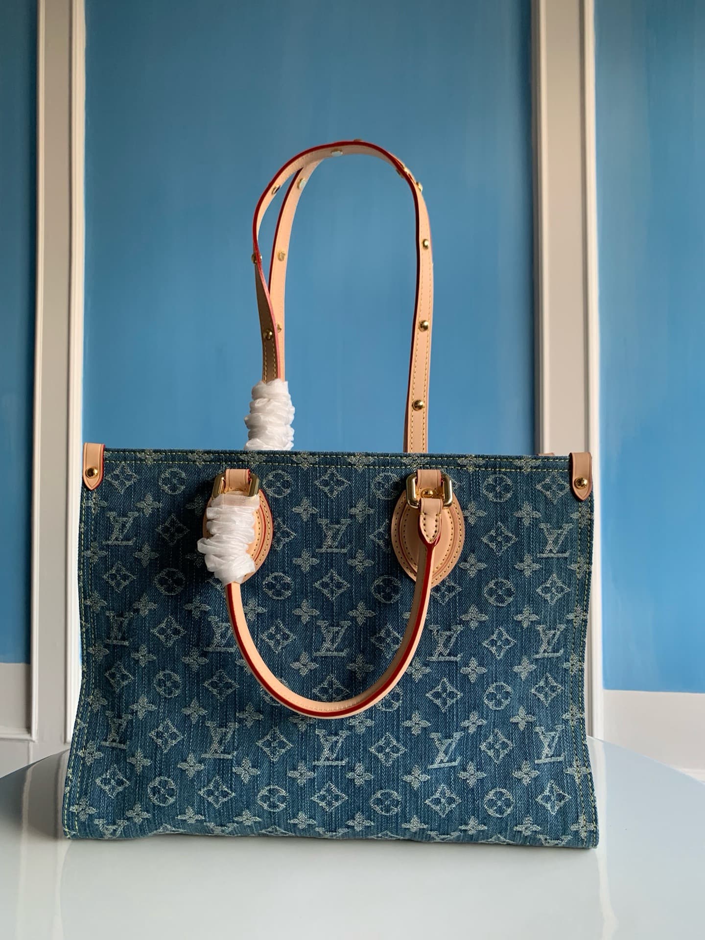 LV HandBag Onthego M46817