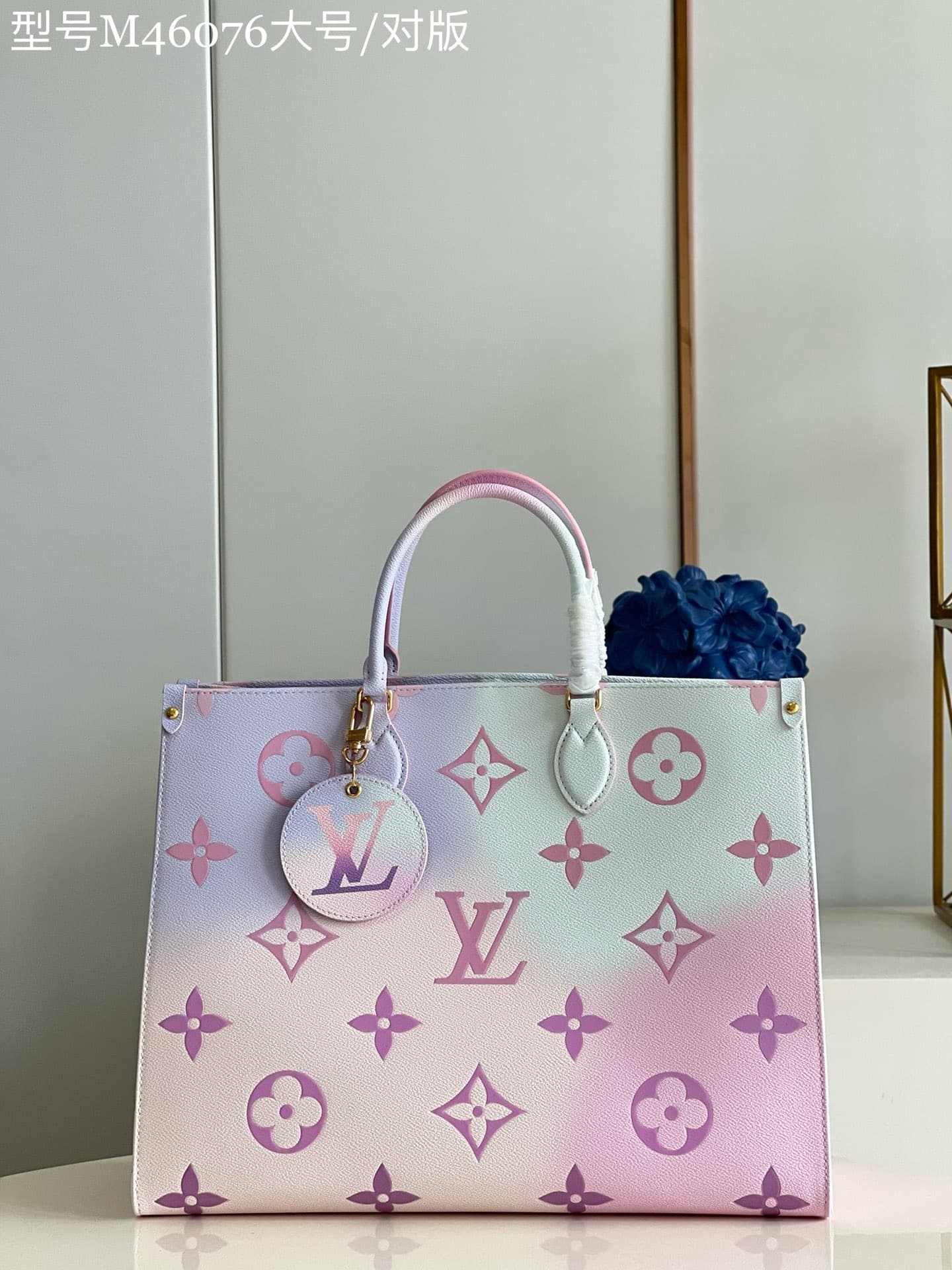 LV HandBag Onthego M46076