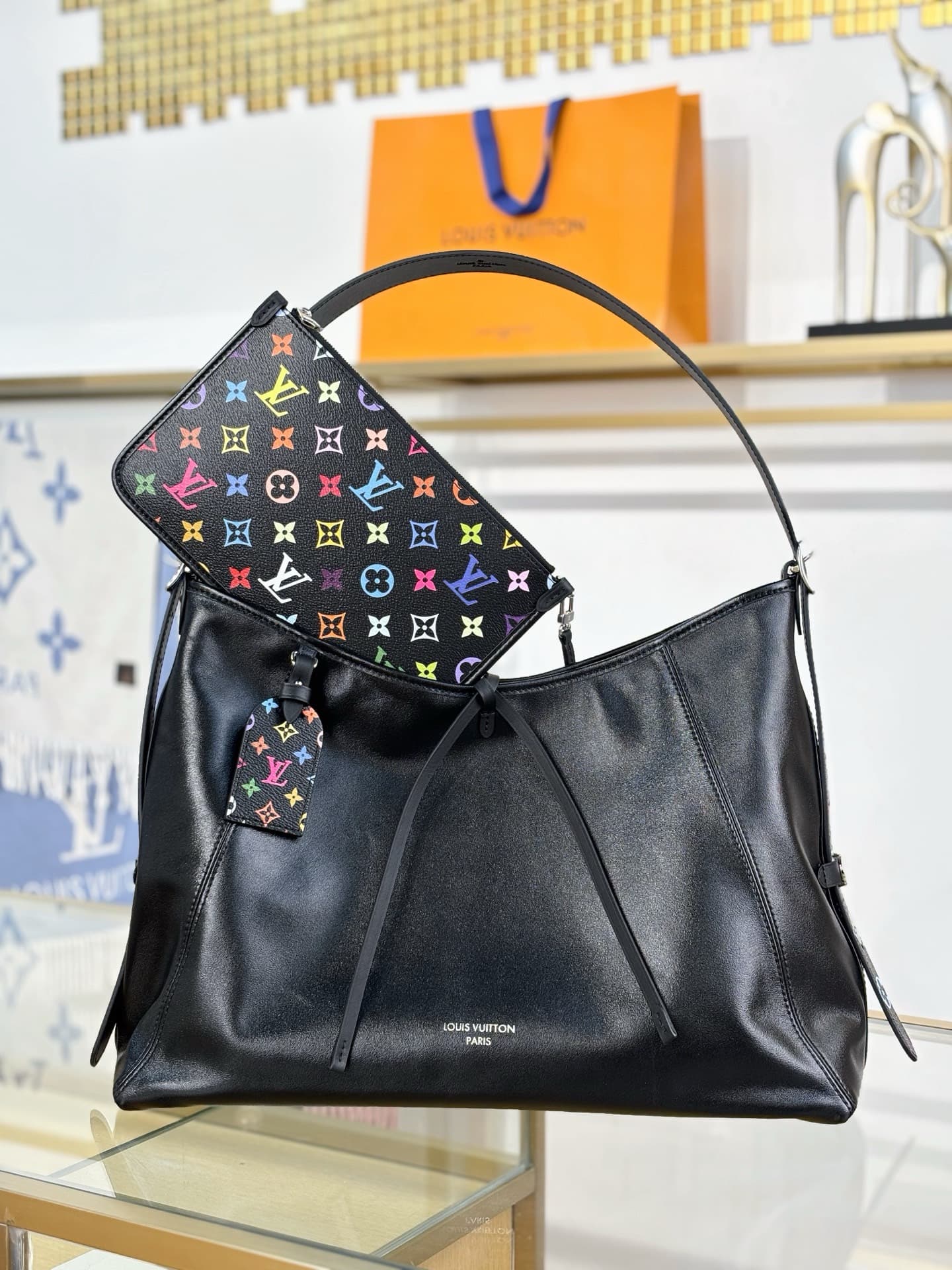 LV HandBag Carryall M13105