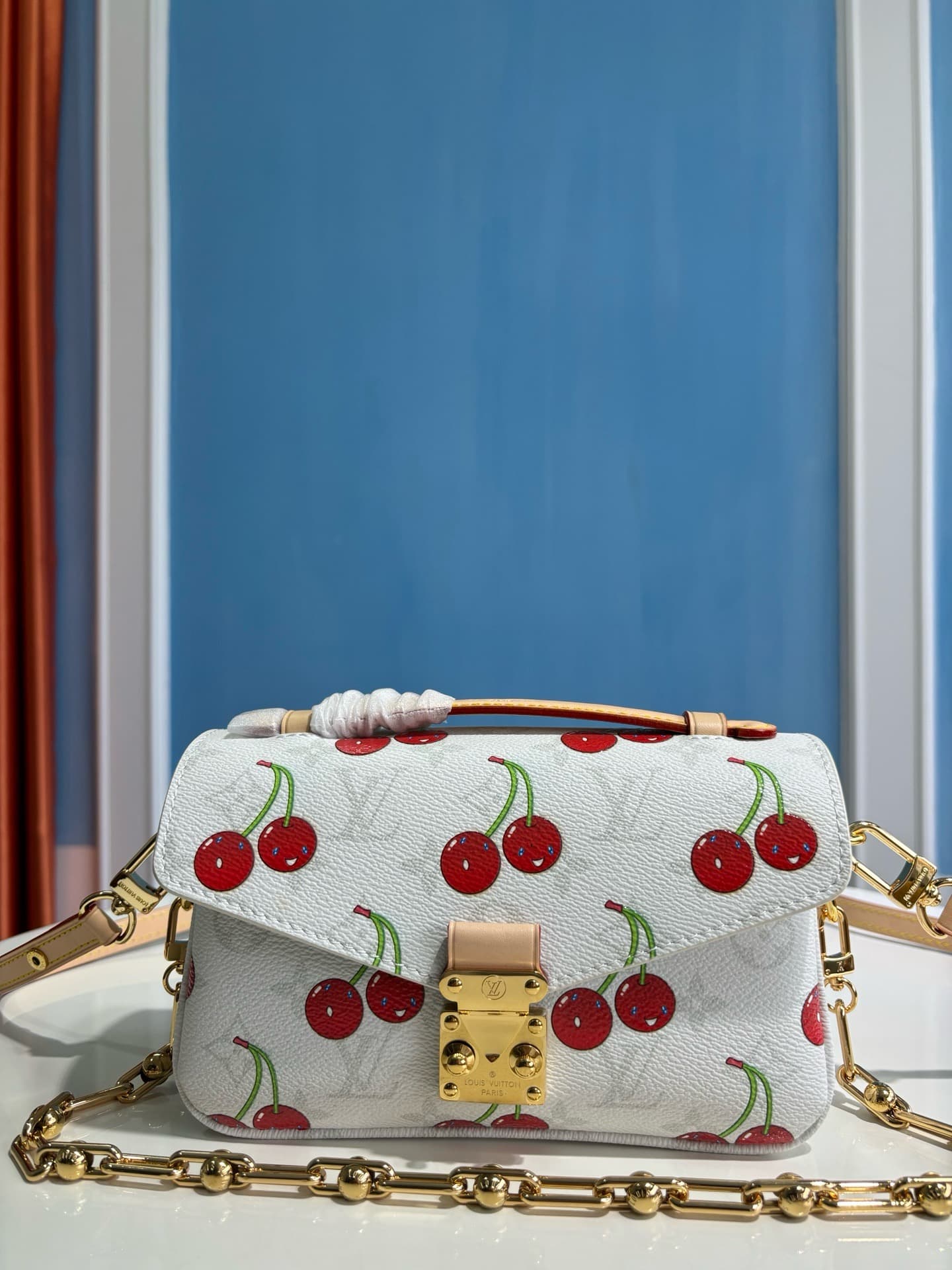 LV HandBag Pochette  M14231