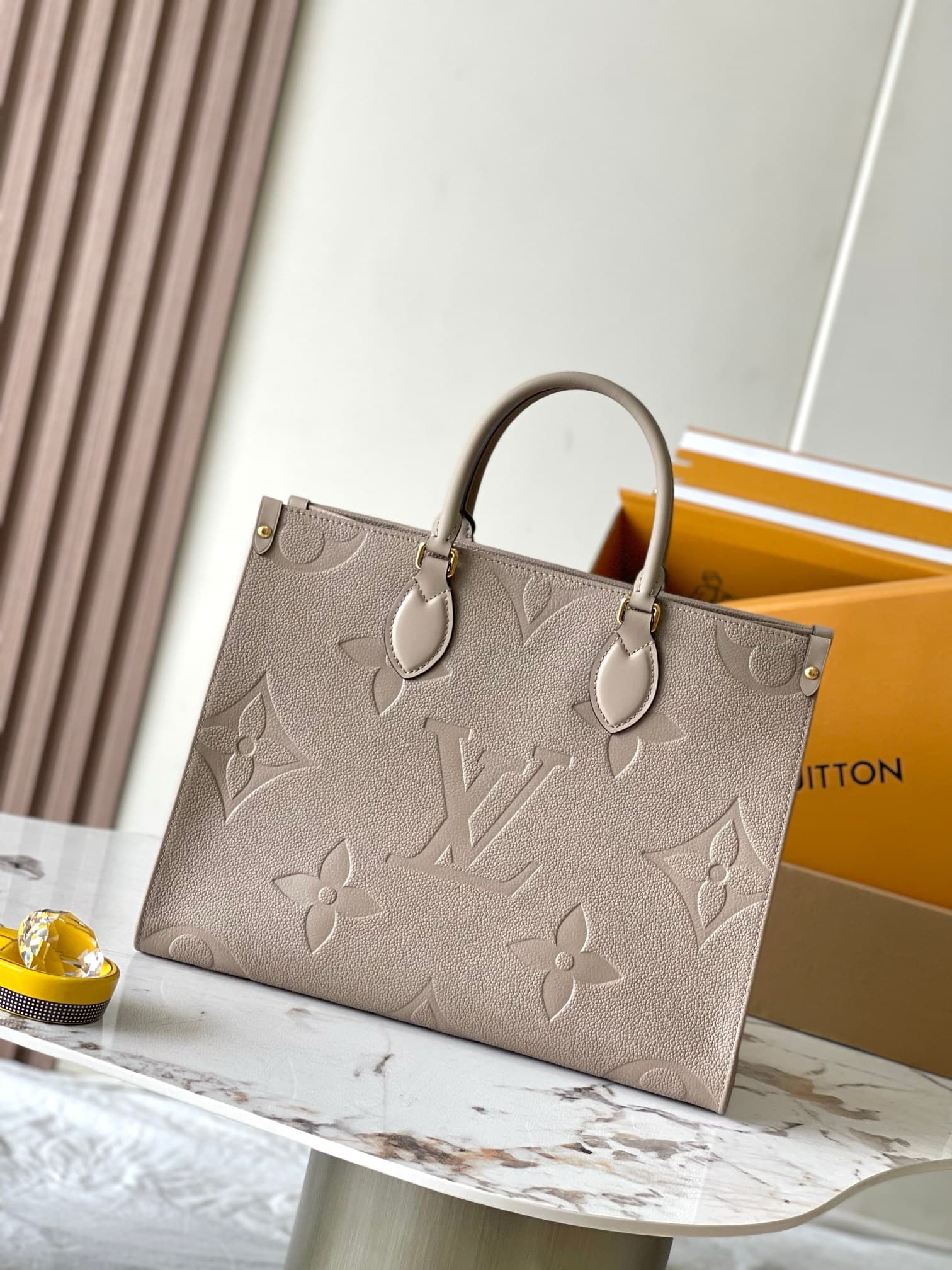 LV HandBag Onthego M45607