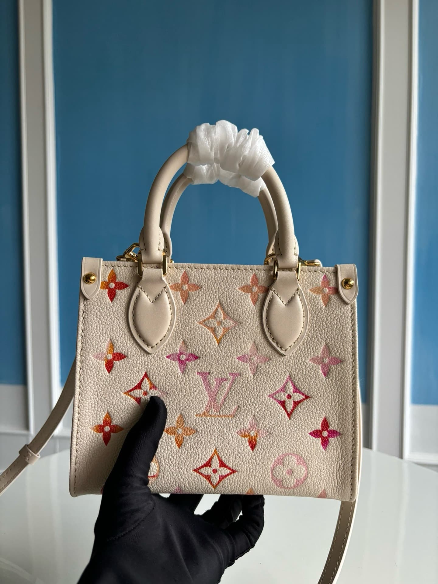 LV HandBag Onthego M47115