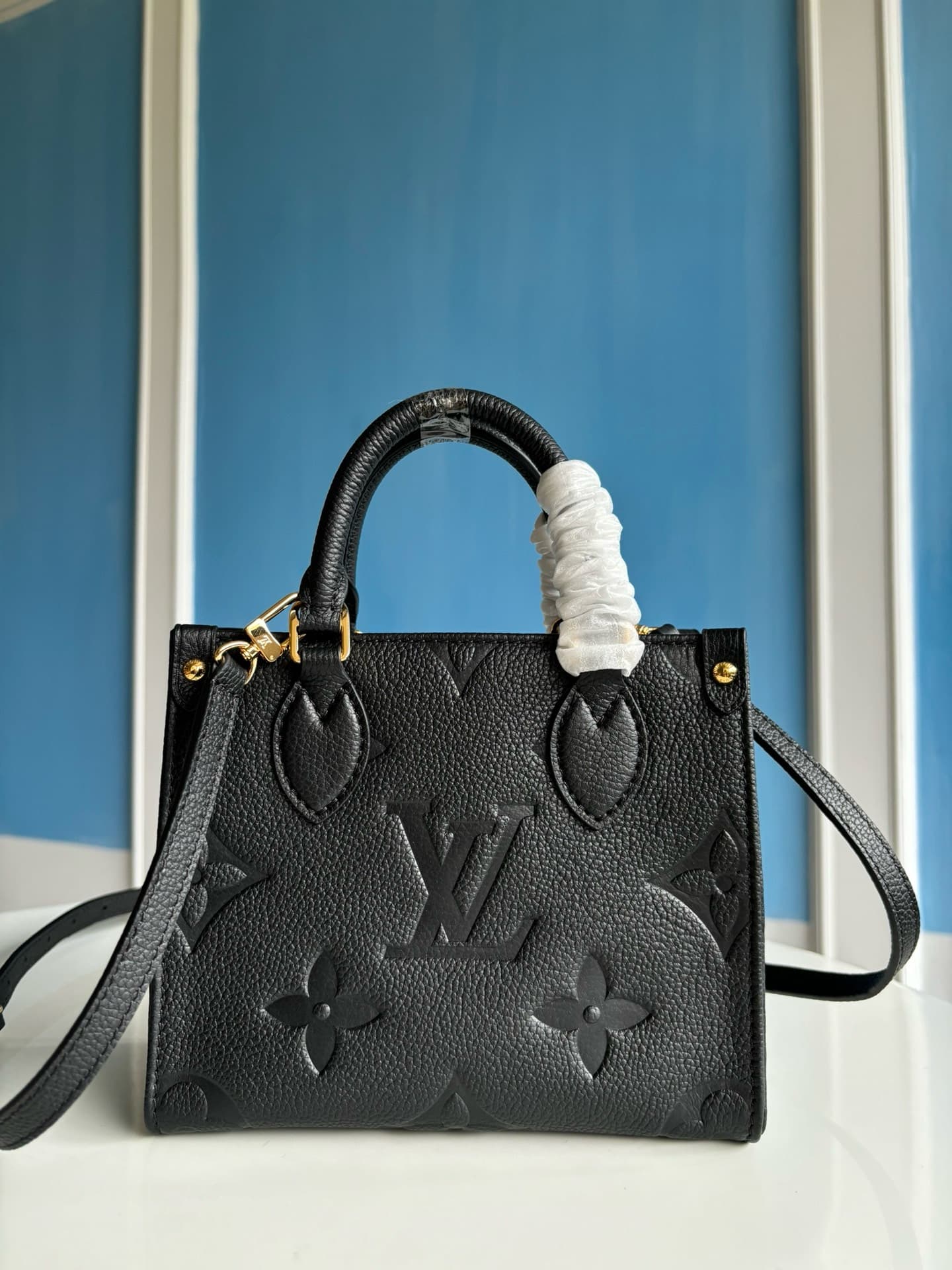 LV HandBag Onthego M46993