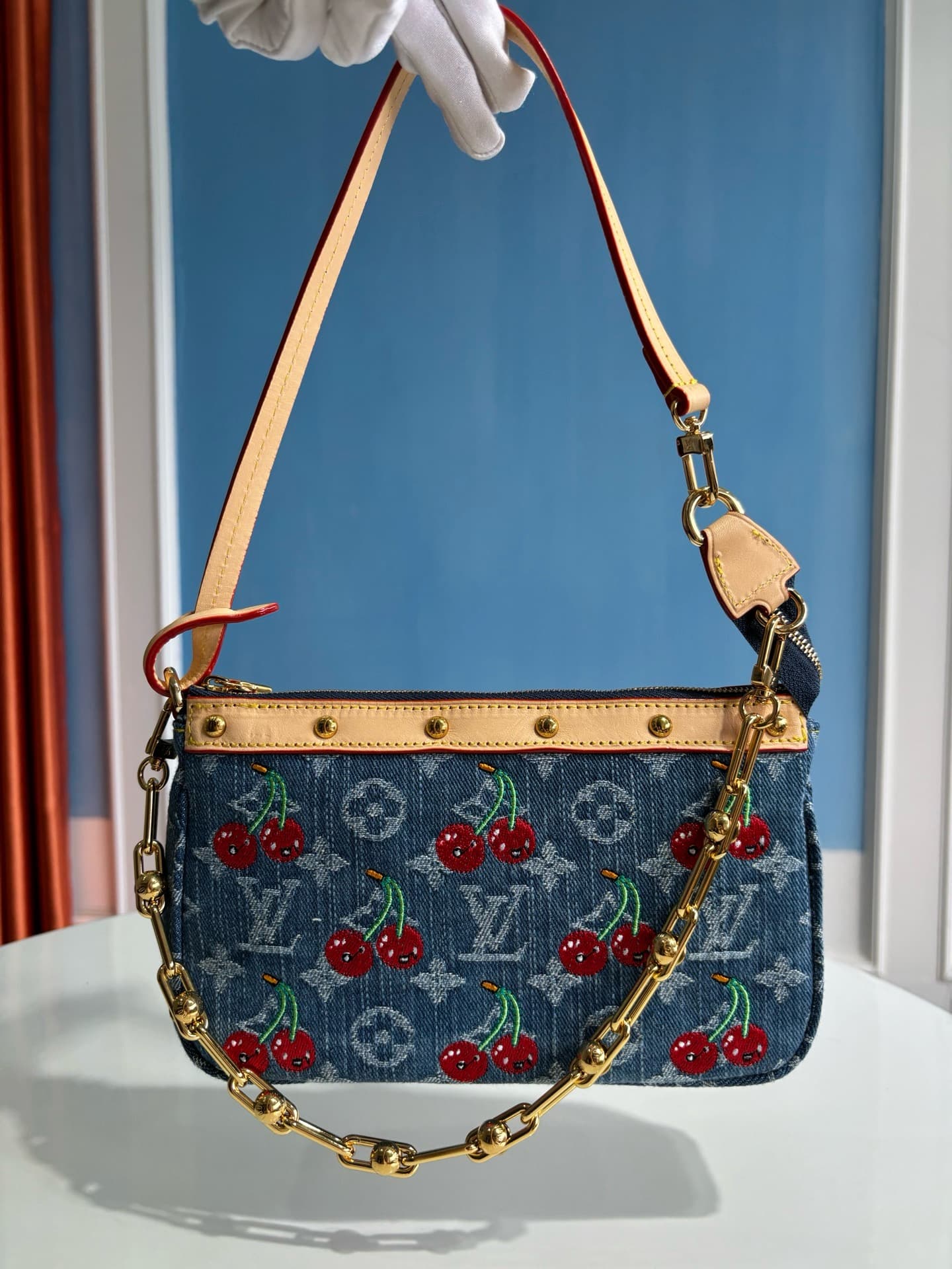 LV HandBag Pochette M13994