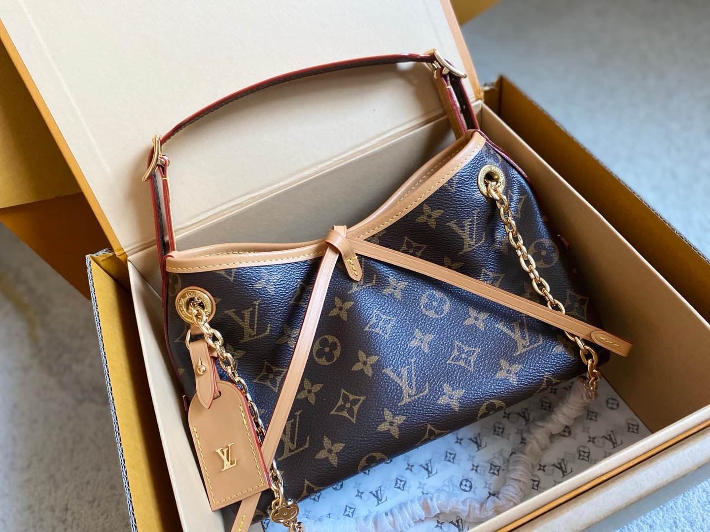 Gucci Carryall HandBag M13014