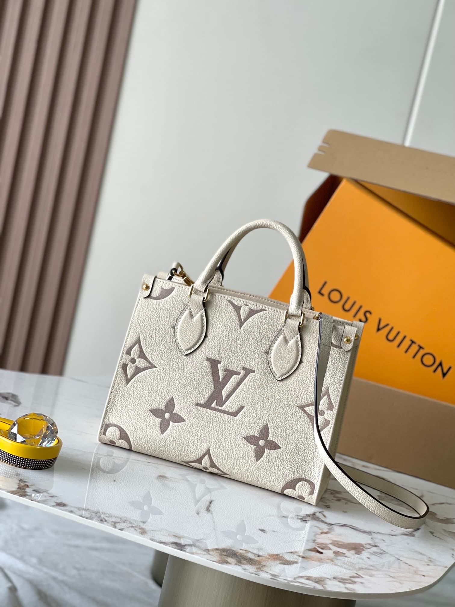 LV HandBag Onthego M45654