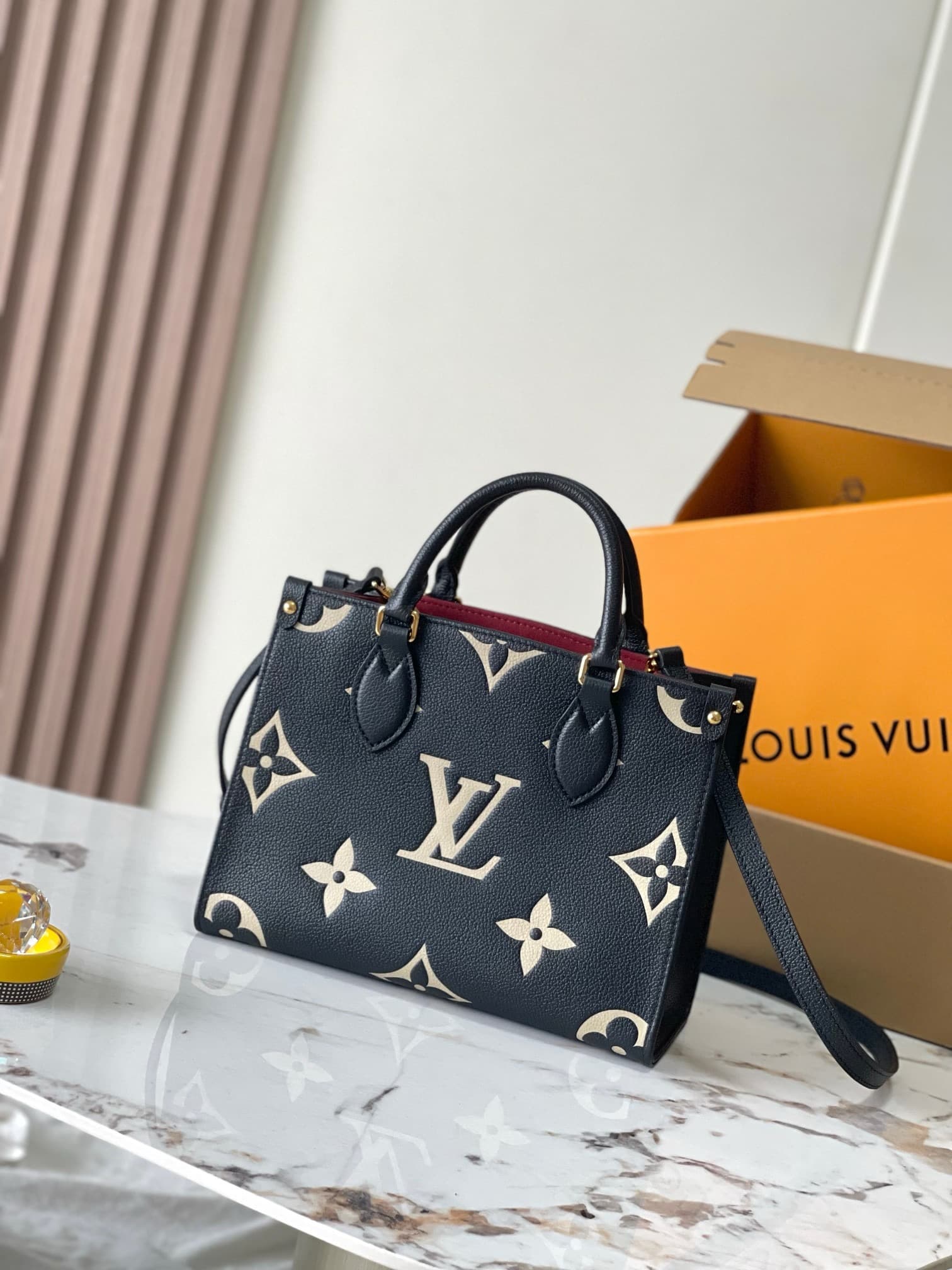 LV HandBag Onthego M45659