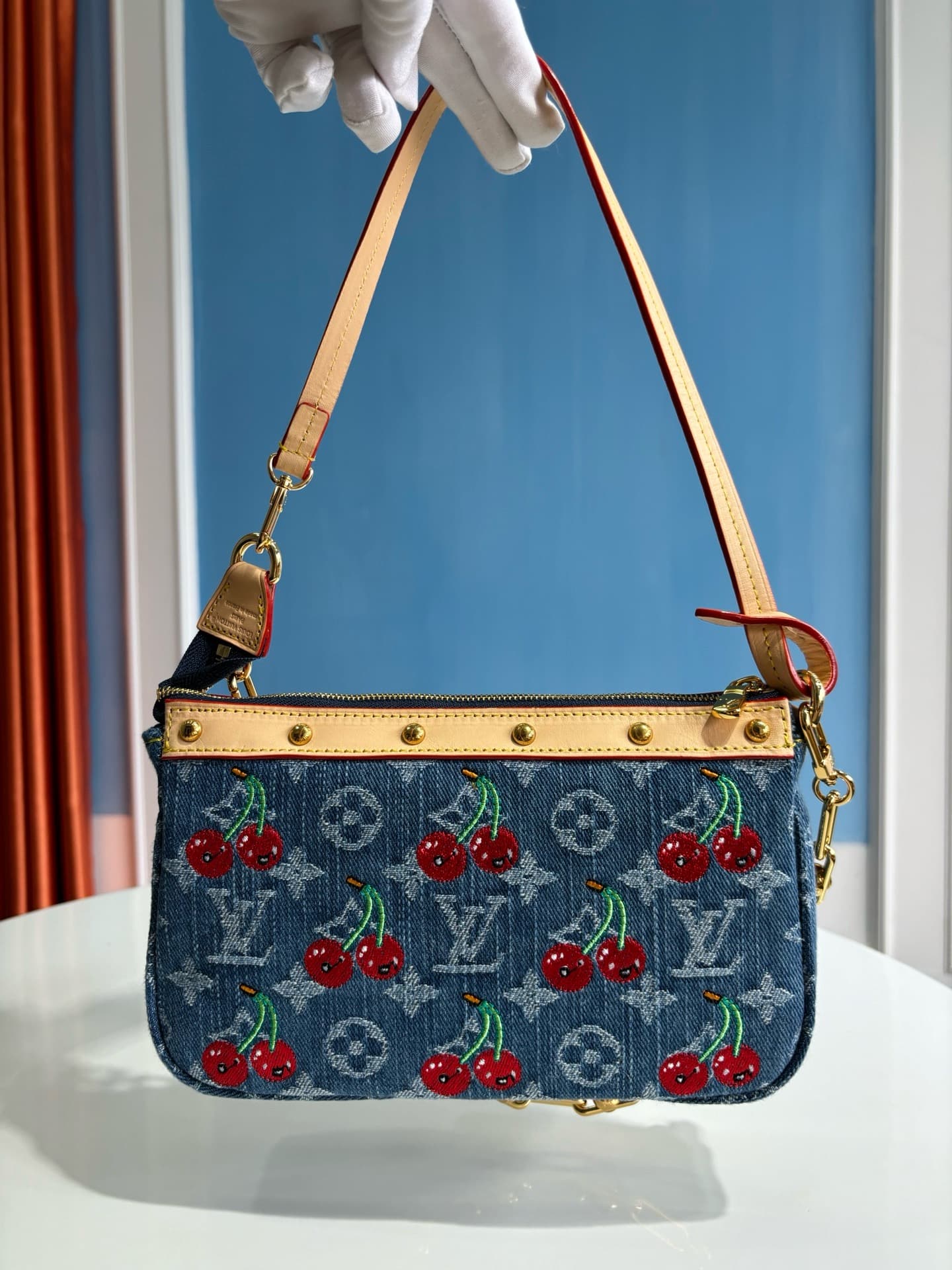 LV HandBag Pochette M13994