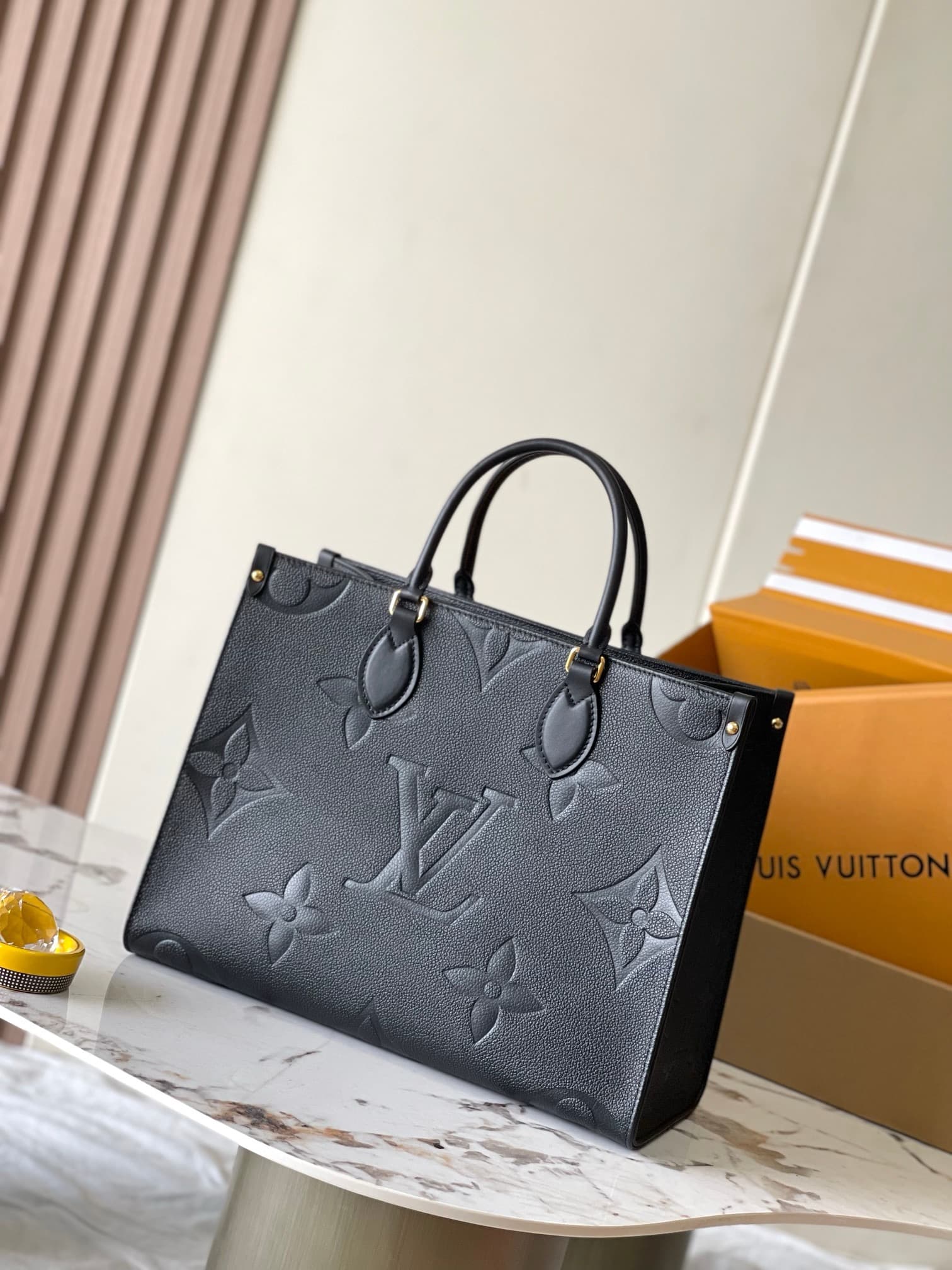 LV HandBag Onthego M45594