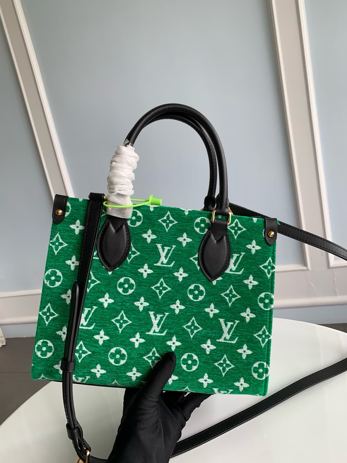 LV HandBag Onthego M46216