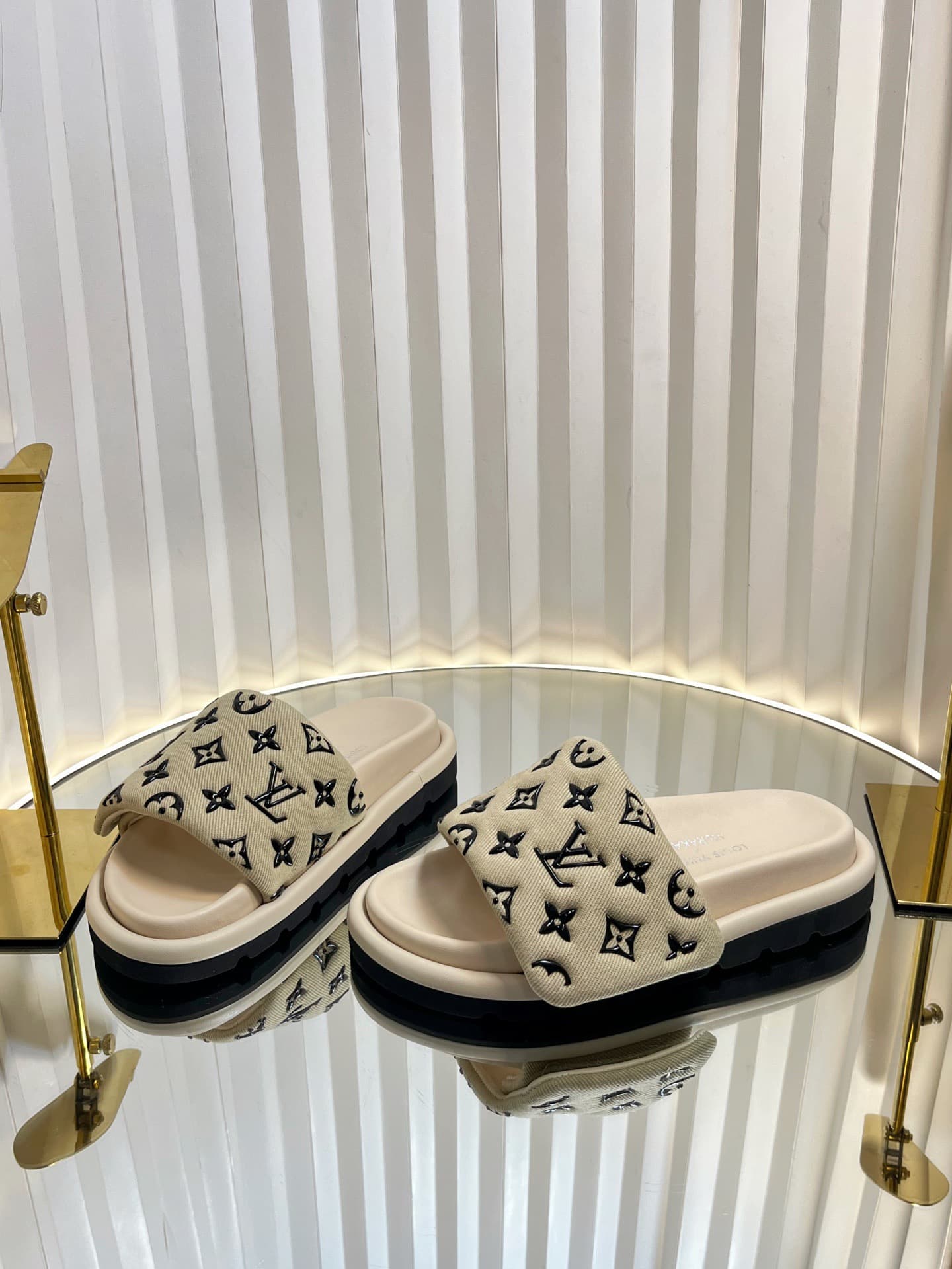 LV Slipper