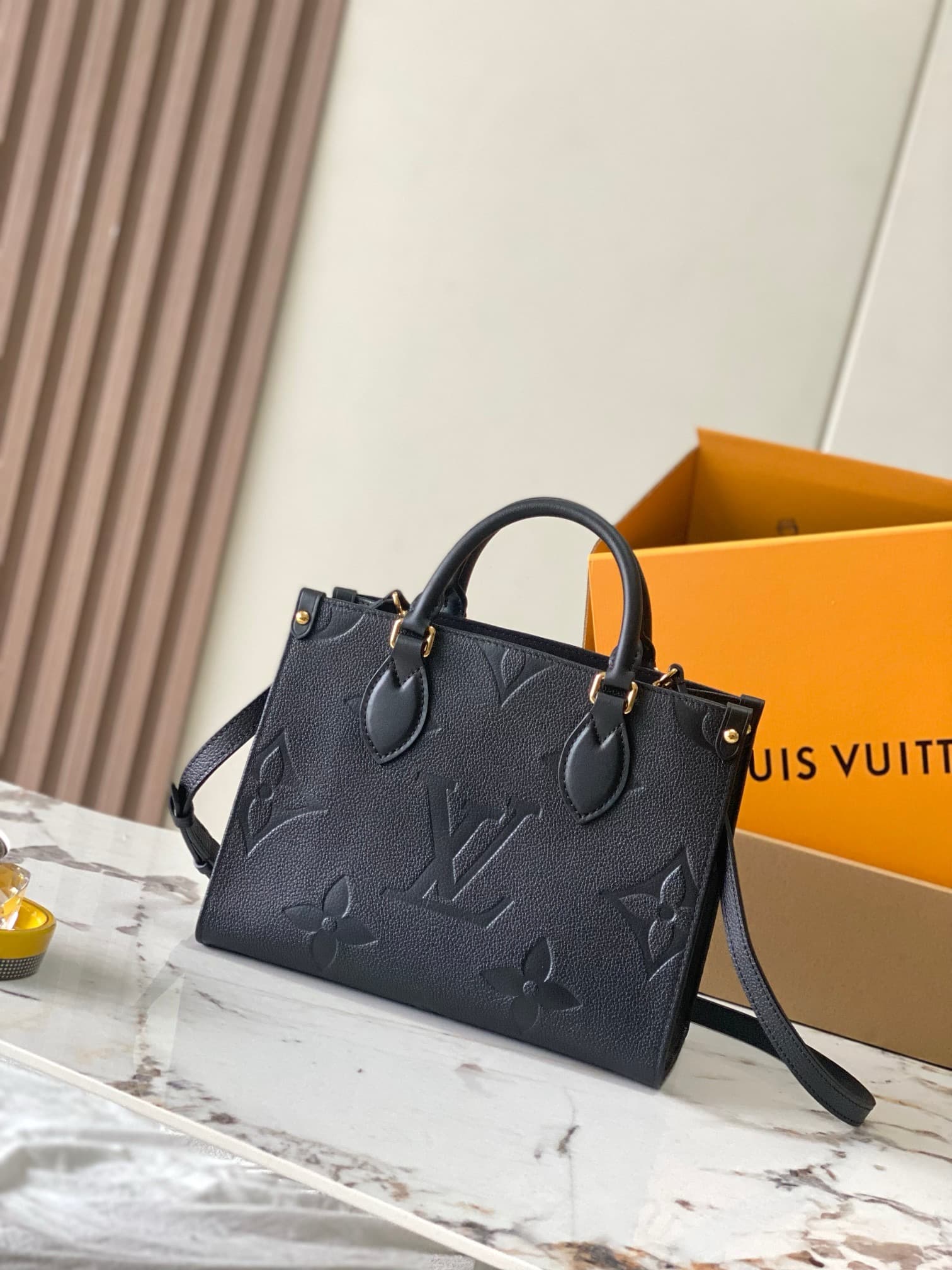 LV HandBag Onthego M45653