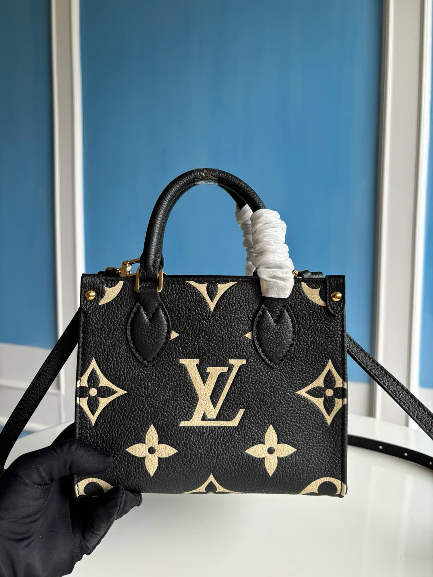 LV HandBag Onthego M47054