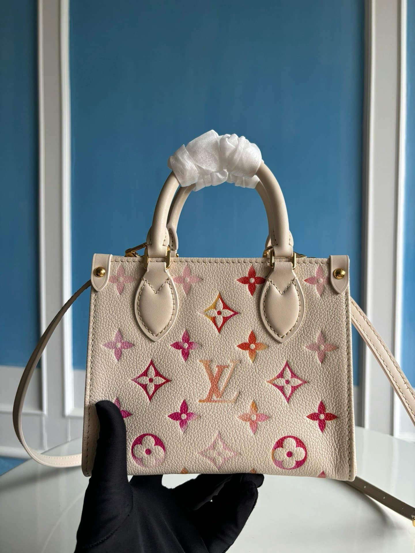 LV HandBag Onthego M47115