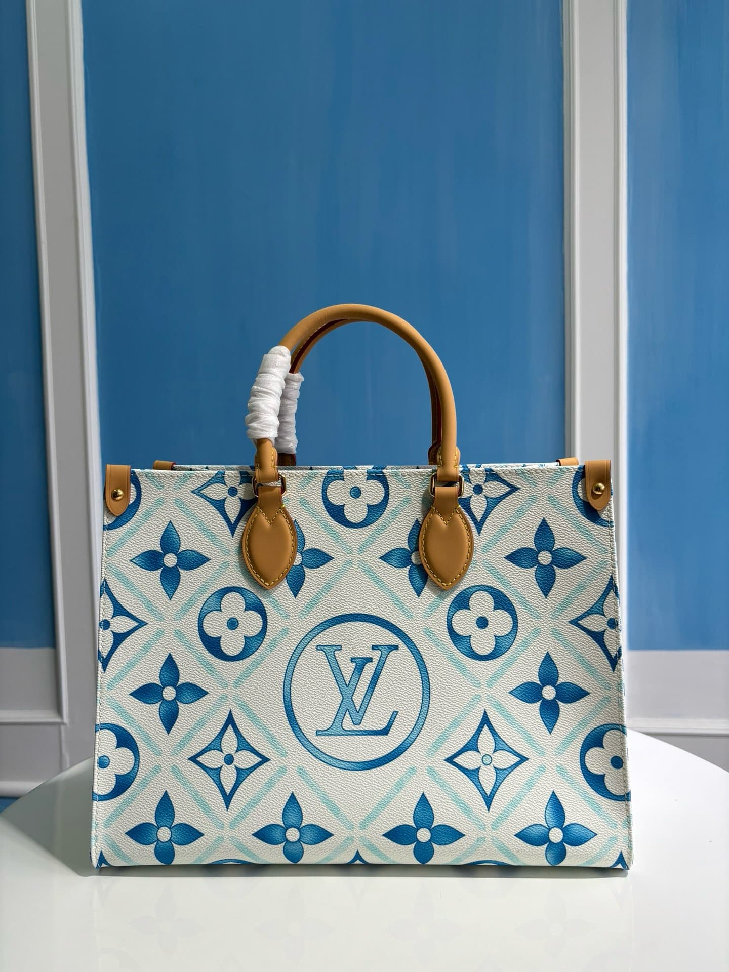LV HandBag Onthego M11262