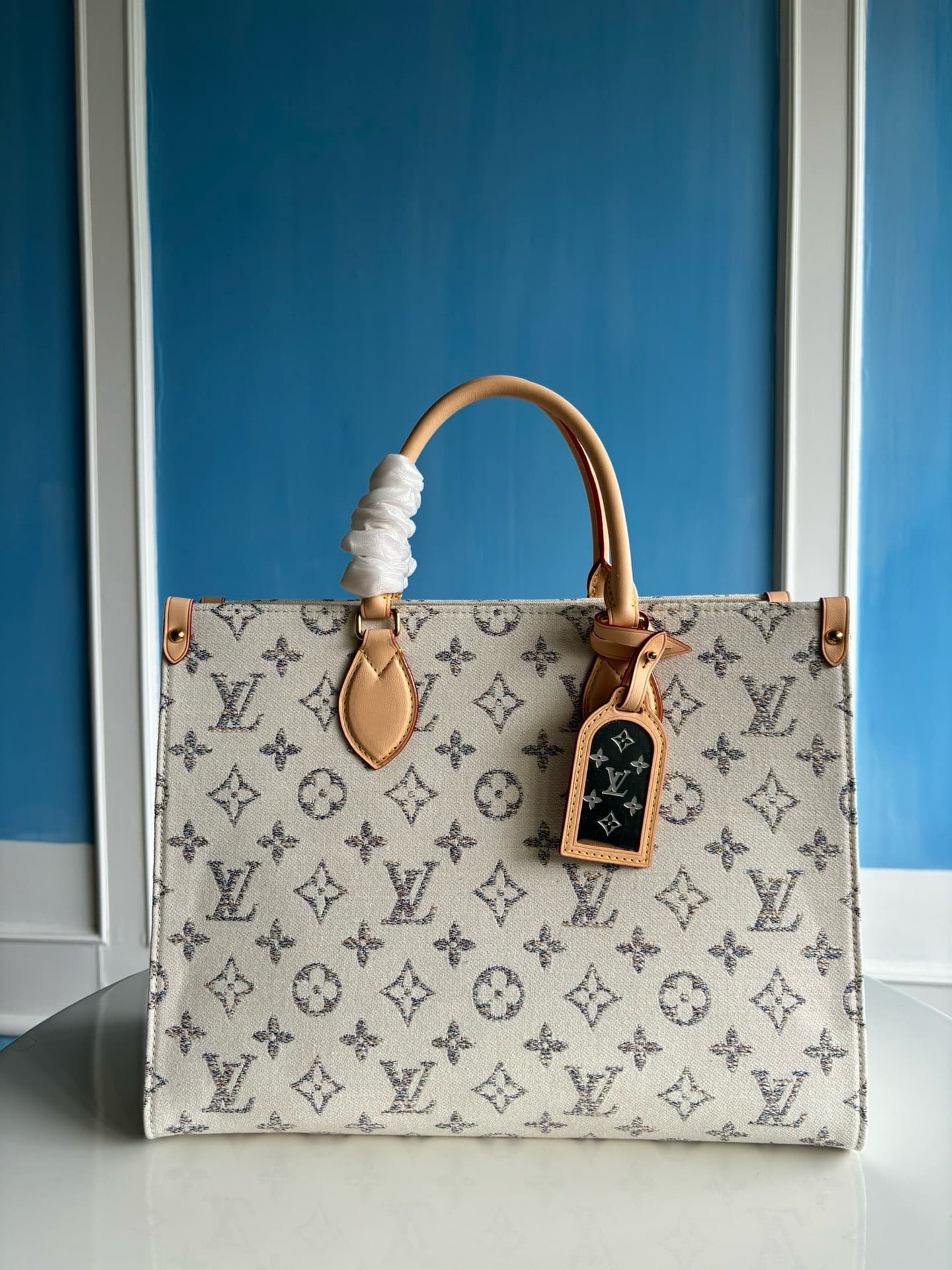 LV HandBag Onthego M24708