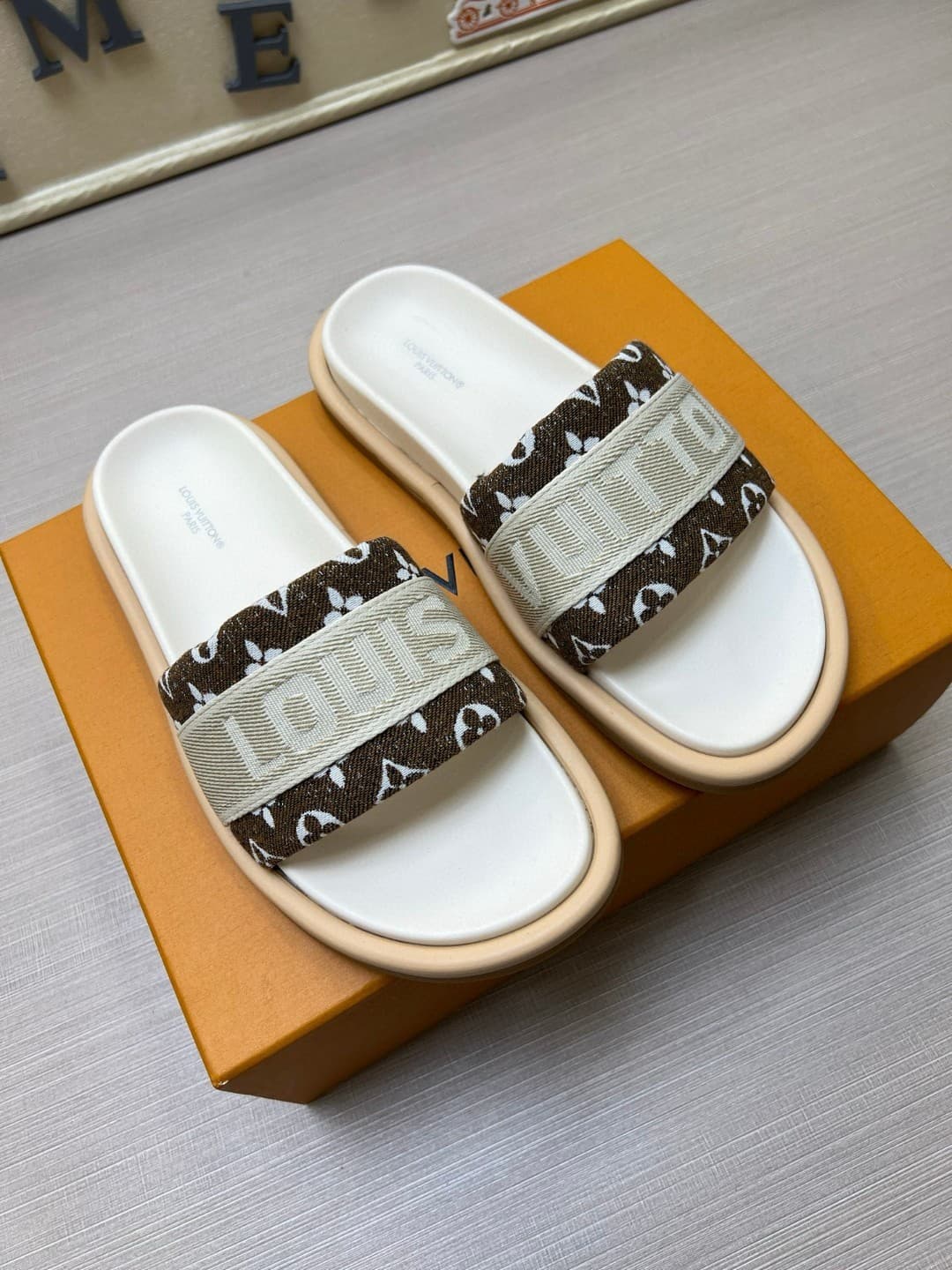 LV Couple Slipper