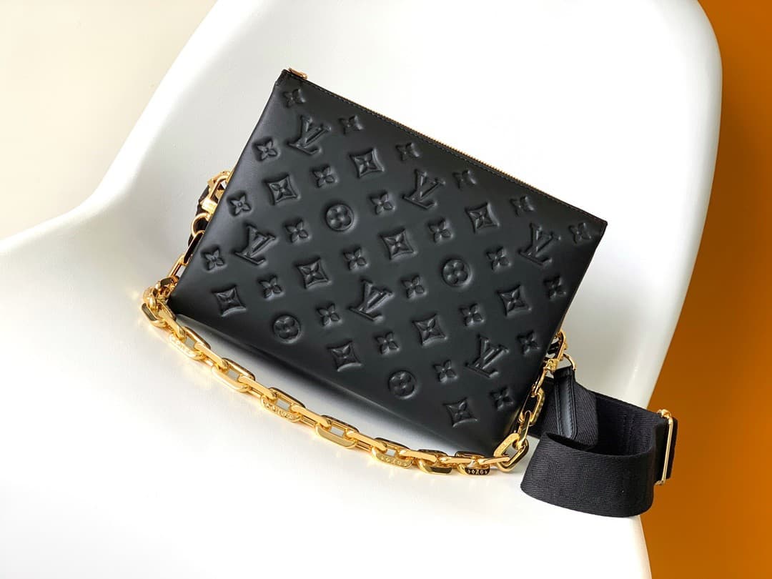 LV Bag M21260