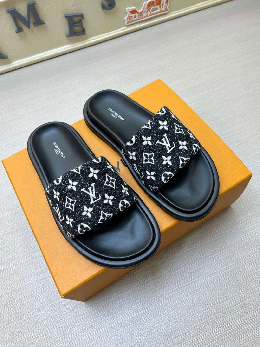 LV Couple Slipper