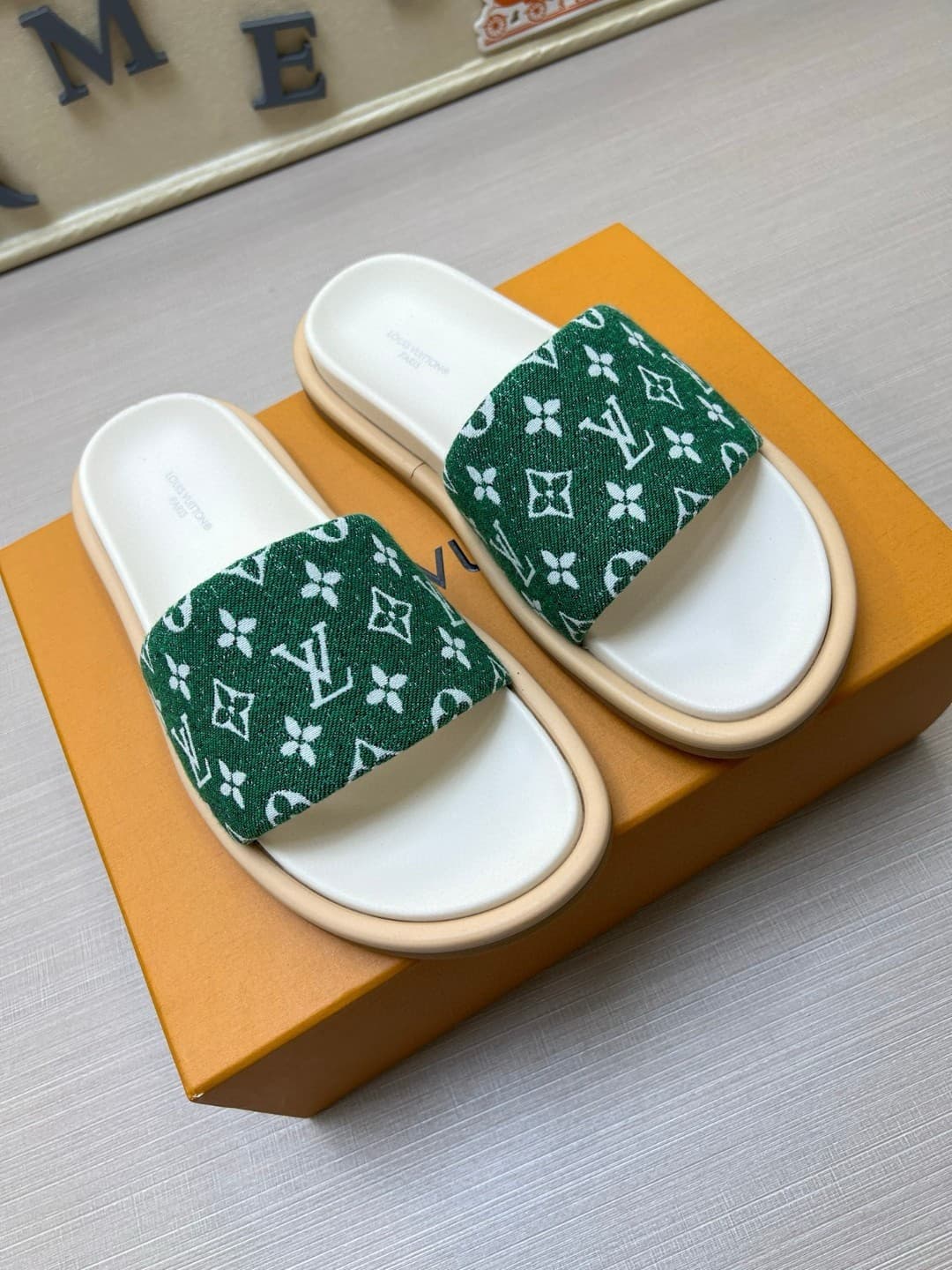 LV Couple Slipper