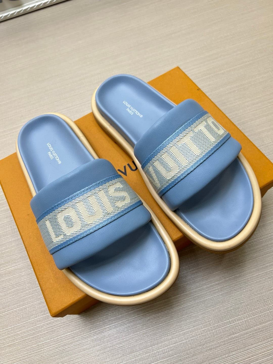LV Couple Slipper