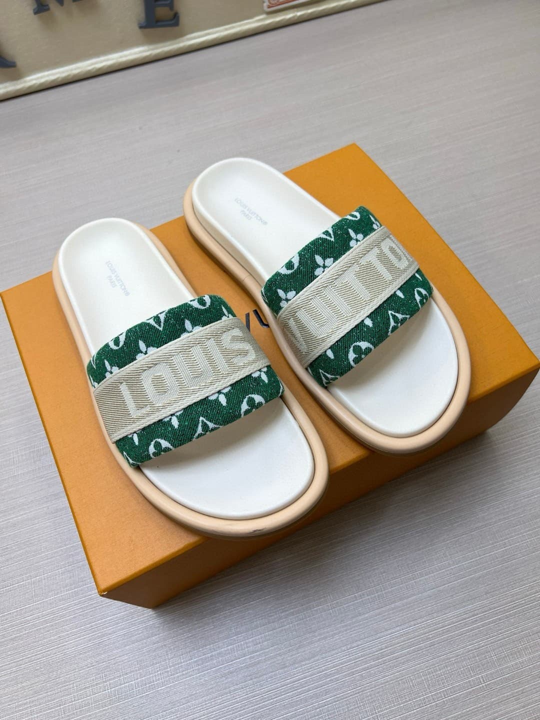 LV Couple Slipper