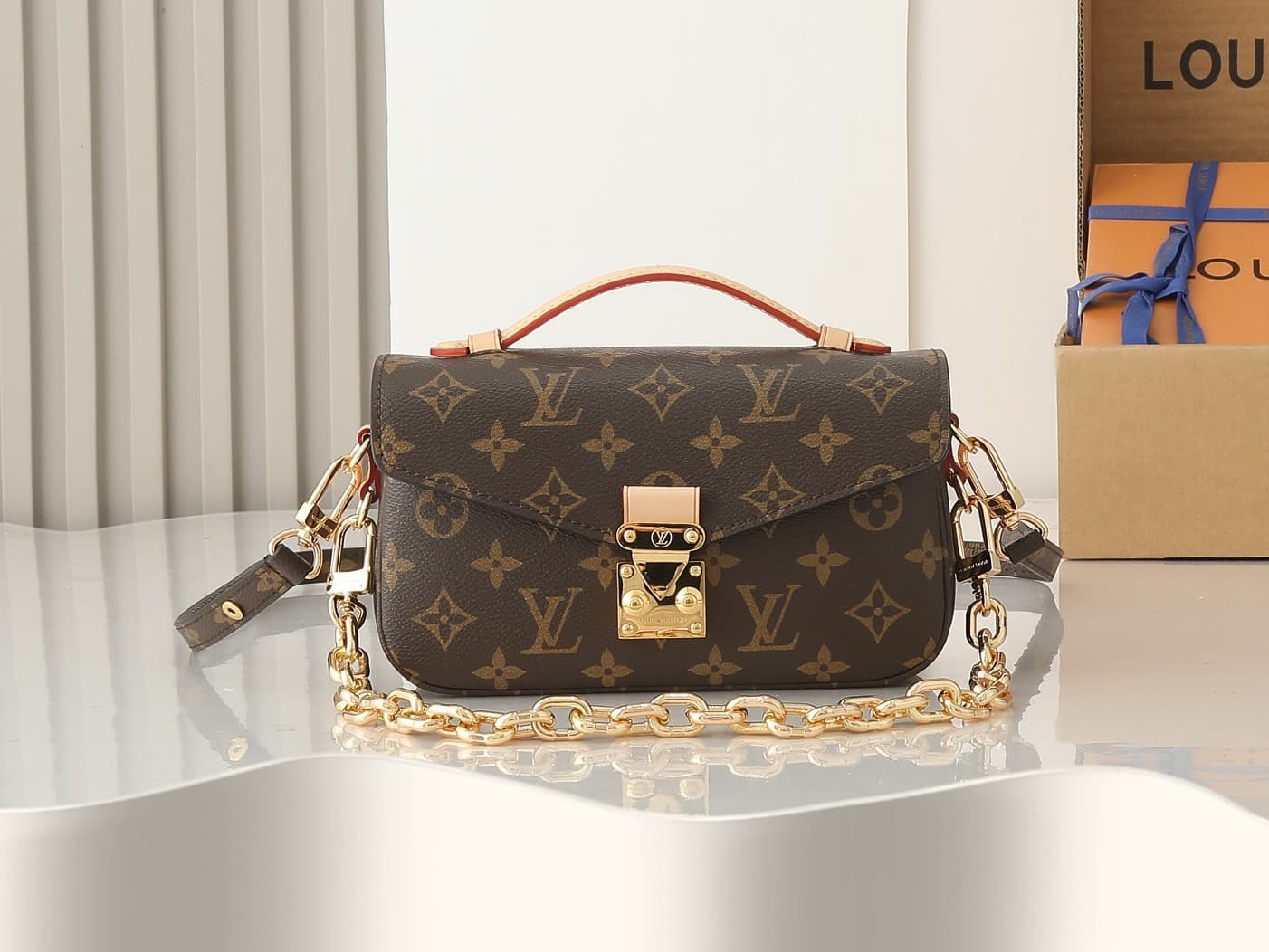 LV Bag M46279