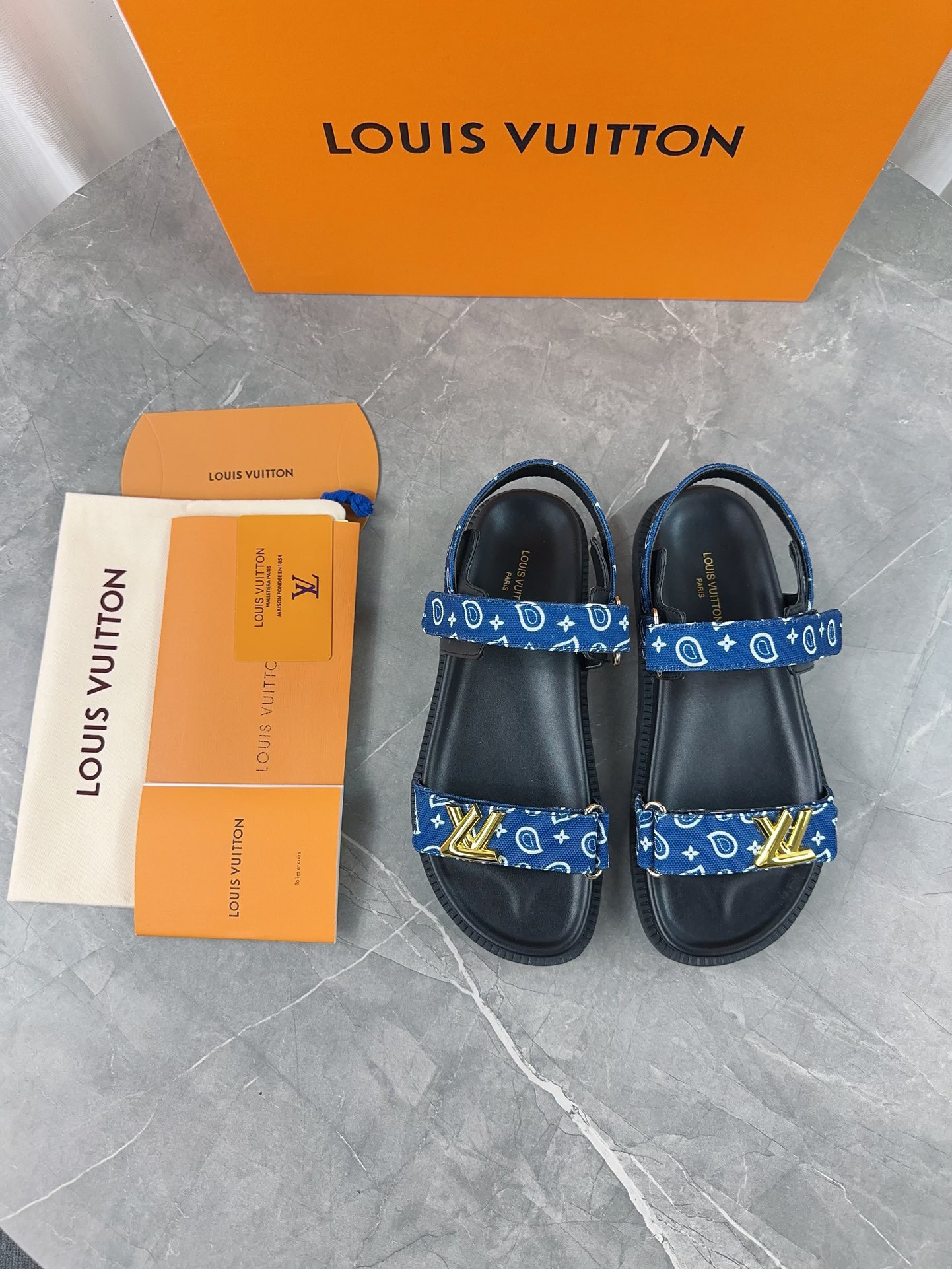 LV Couple Slipper