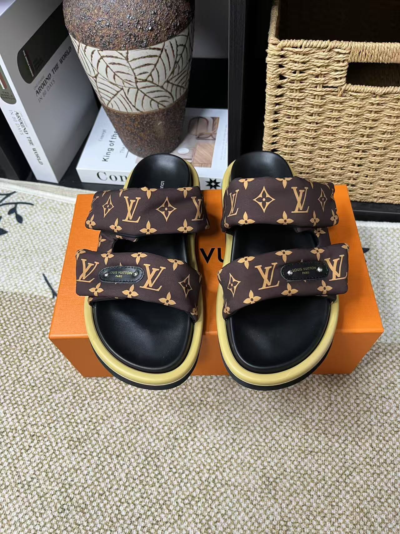LV Couple Slipper
